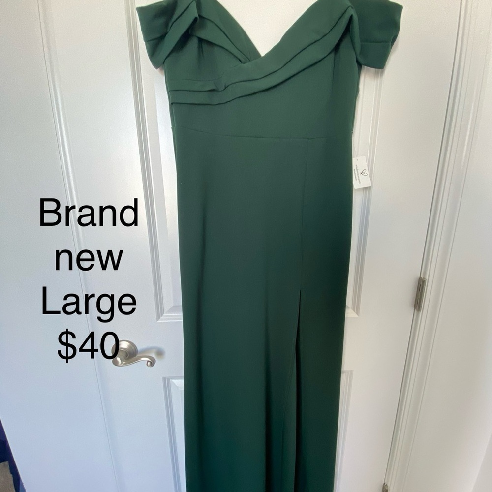 Elegant Green Off-Shoulder Dress
